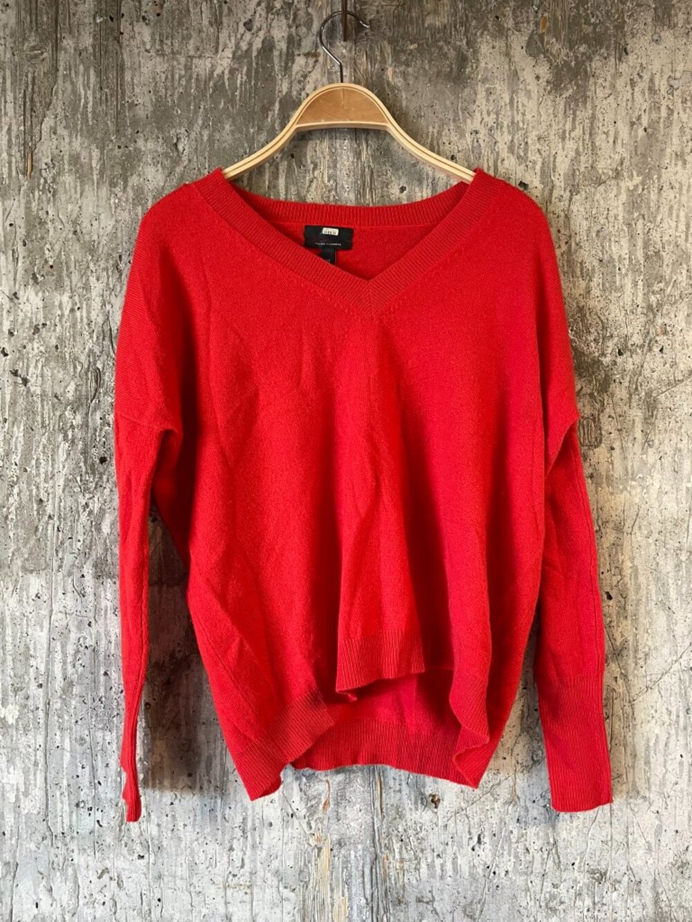 J.CREW Women's Italian Cashmere V-Neck Sweater Size XXS in Red